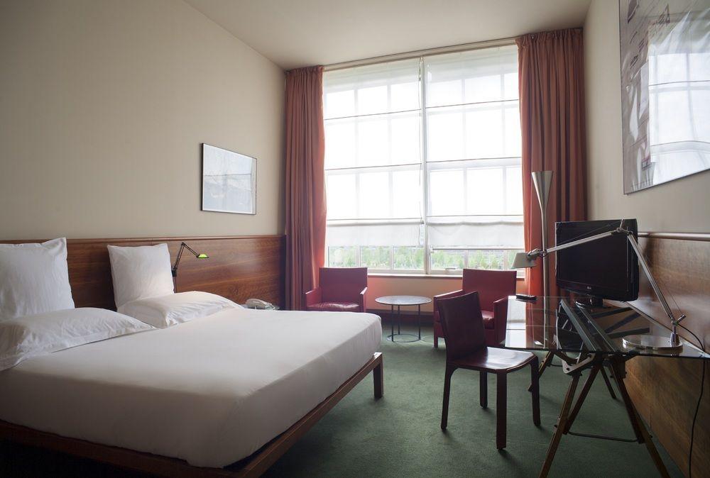 Hotel NH Torino Lingotto Congress Esterno foto