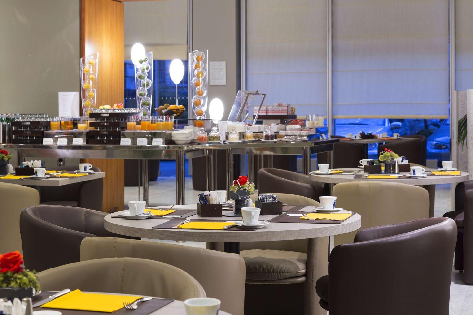 Hotel NH Torino Lingotto Congress Esterno foto