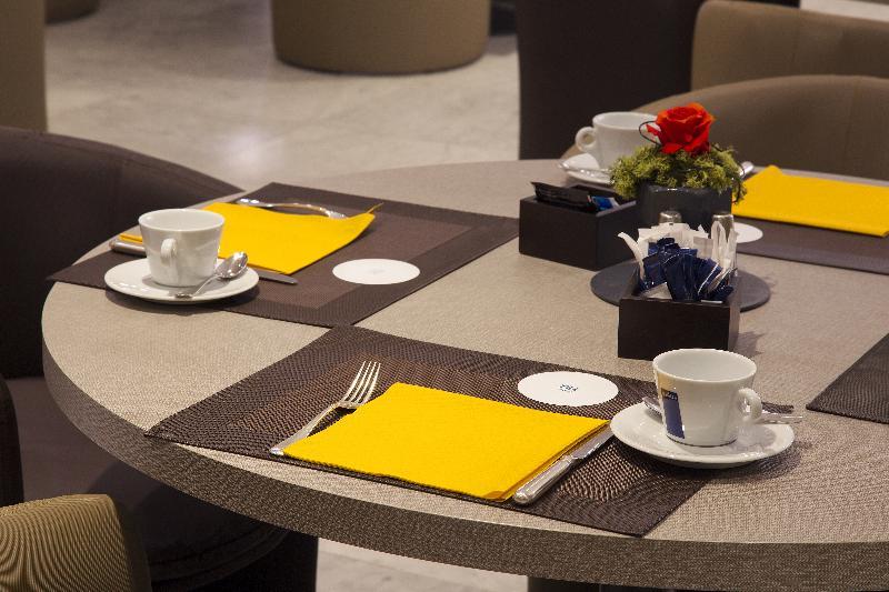 Hotel NH Torino Lingotto Congress Esterno foto